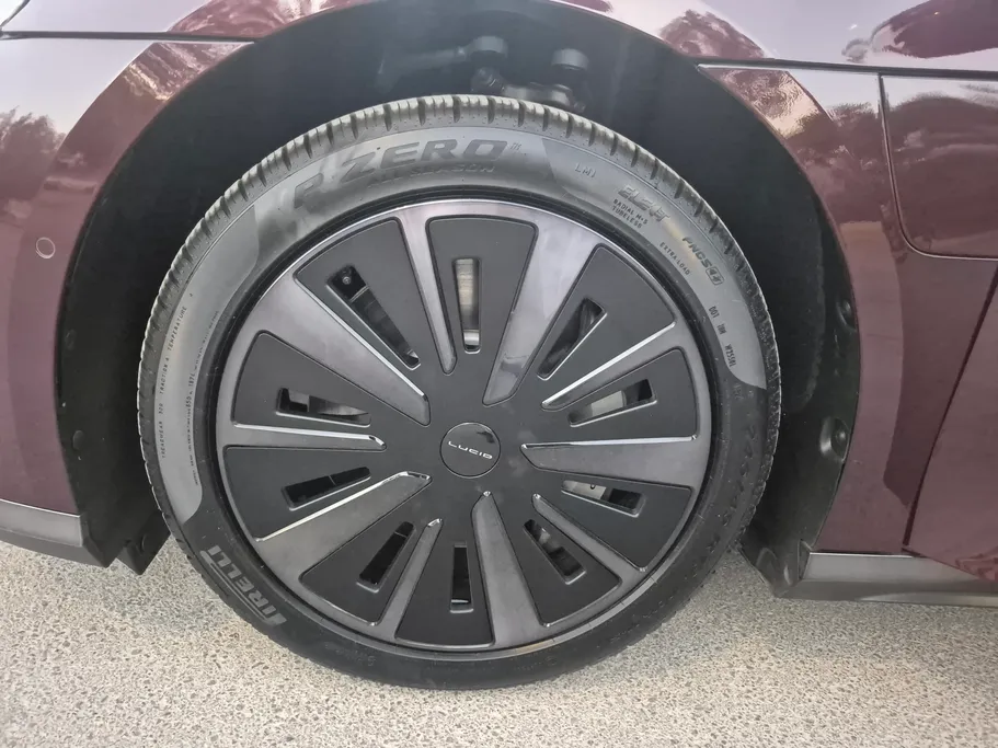 لوسيد اير  بيور  2025