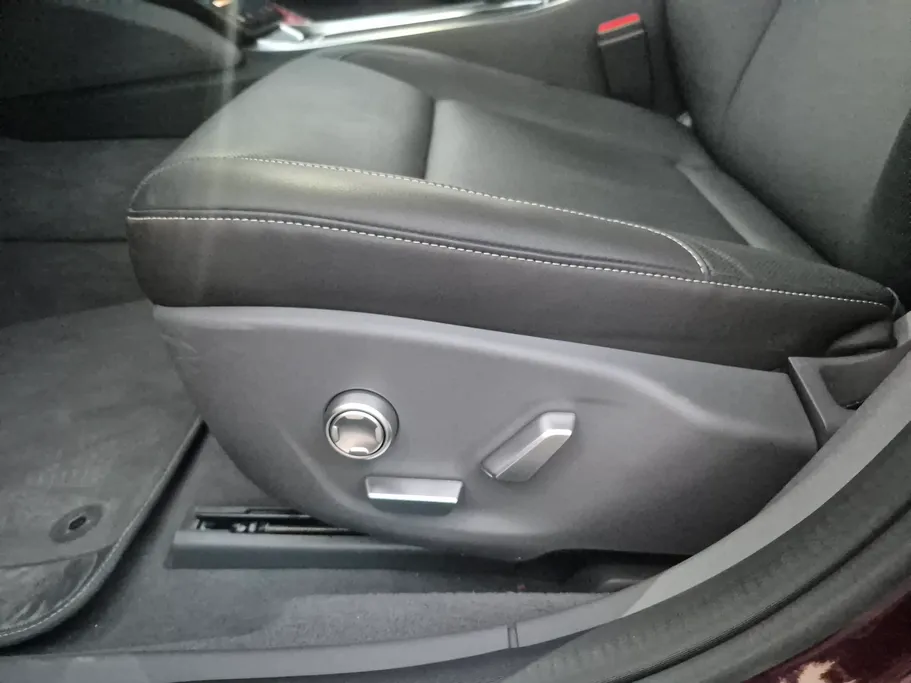 لوسيد اير  بيور  2025