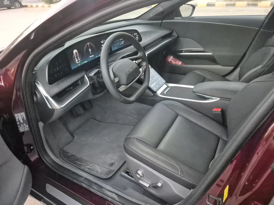 لوسيد اير  بيور  2025