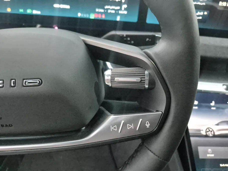 لوسيد اير  بيور  2025