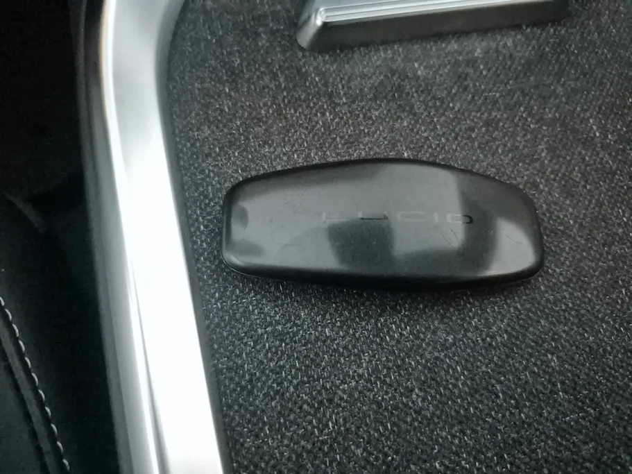 لوسيد اير  بيور  2025