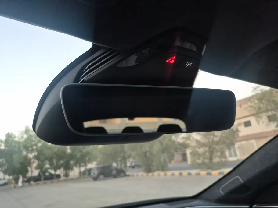 لوسيد اير  بيور  2025