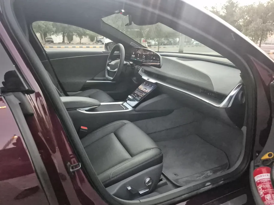 لوسيد اير  بيور  2025