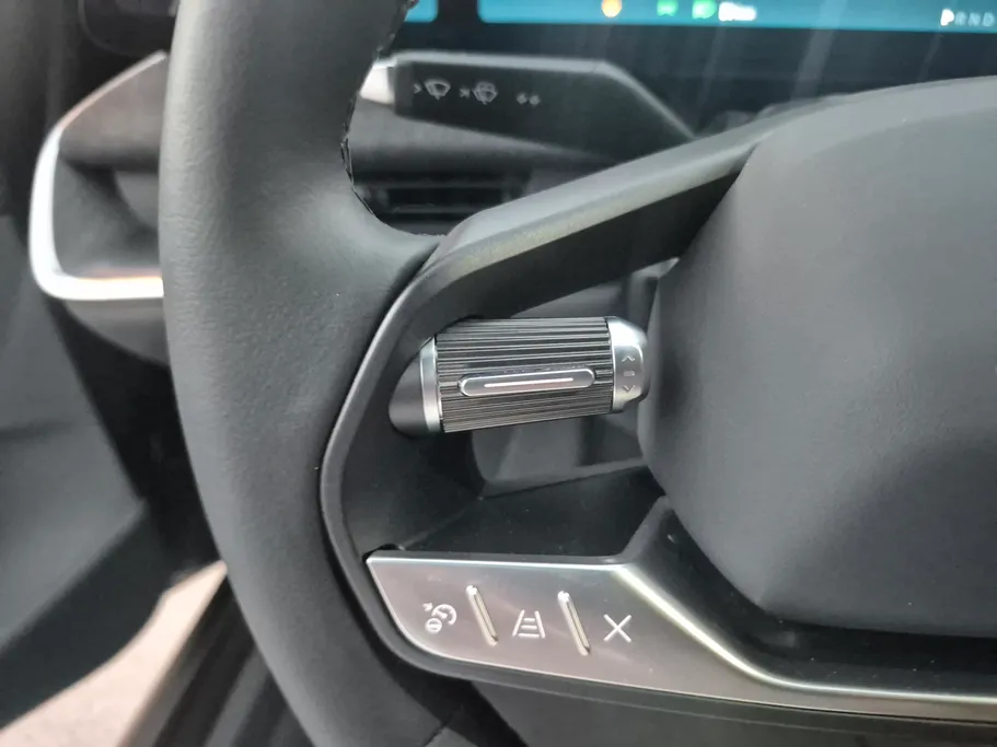 لوسيد اير  بيور  2025