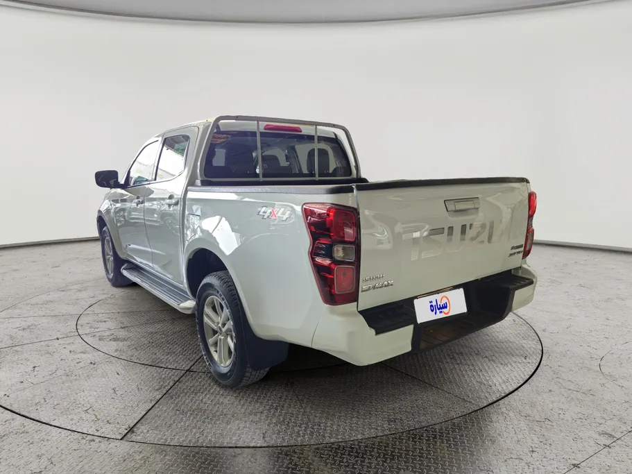 ايسوزو دي ماكس LS 2022 