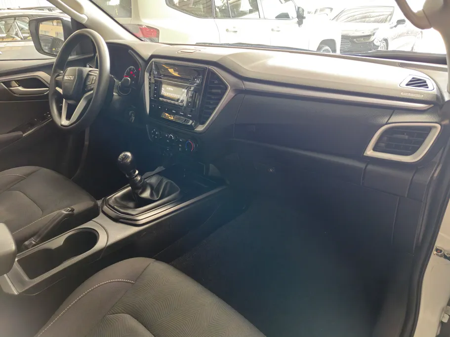 ايسوزو دي ماكس LS 2022 