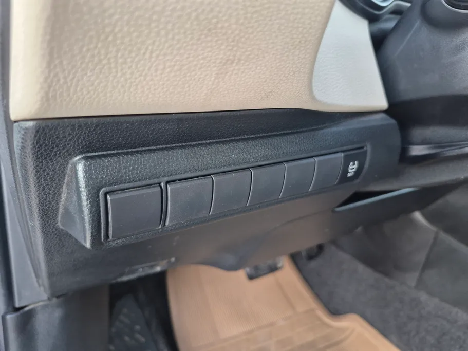 تويوتا كورولا XLI 2023 