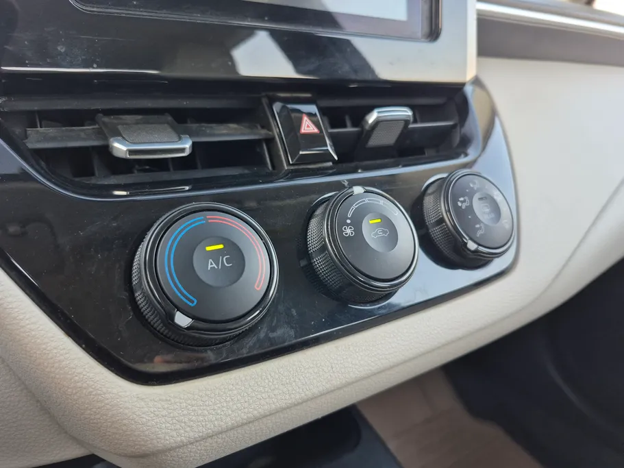 تويوتا كورولا XLI 2023 