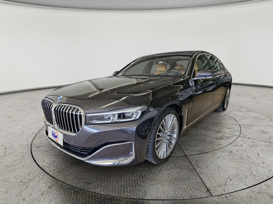 بي ام دبليو الفئة السابعة 730Li 2022 