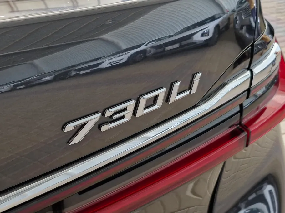 بي ام دبليو الفئة السابعة 730Li 2022 