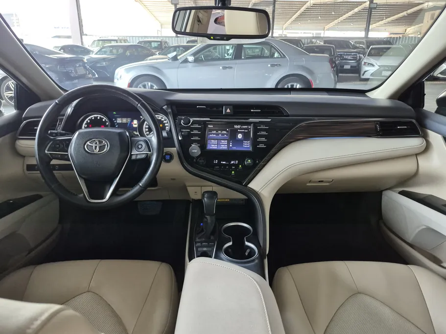 تويوتا كامري SE 2020 