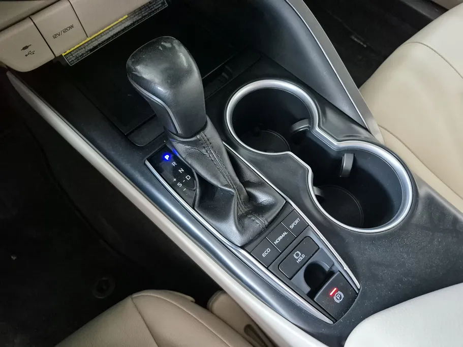 تويوتا كامري SE 2020 