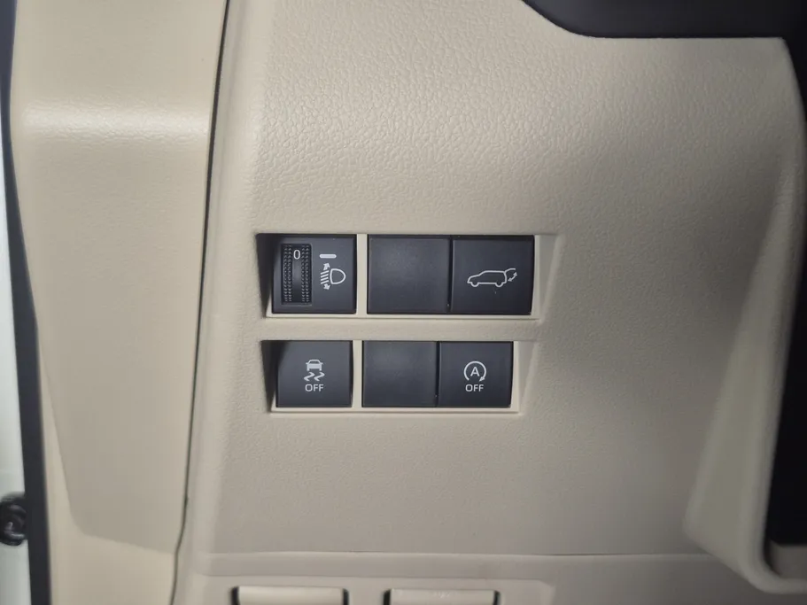 2023 Toyota Land Cruiser GXR4 