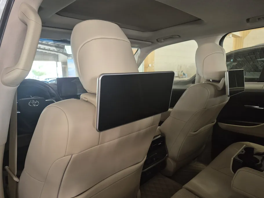 2023 Toyota Land Cruiser GXR4 