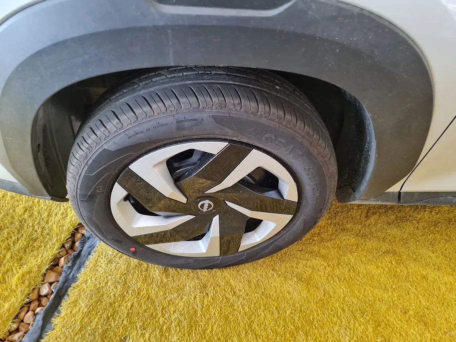 نيسان ماجنايت S 2025 