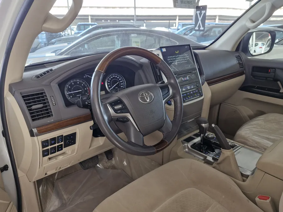 تويوتا لاندكروزر GXR 2018