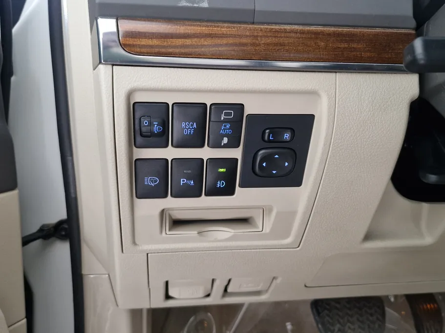 تويوتا لاندكروزر GXR 2018