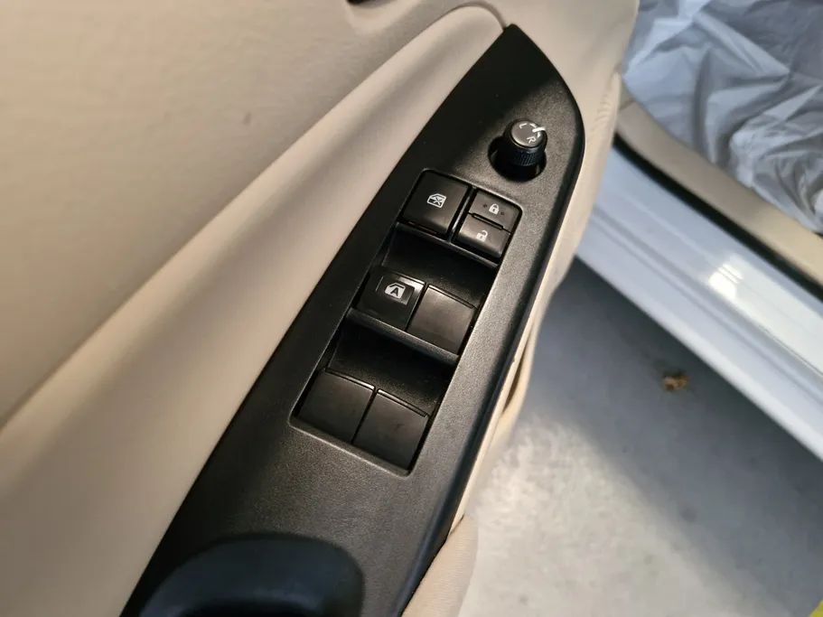 تويوتا يارس Y FLT 2022 