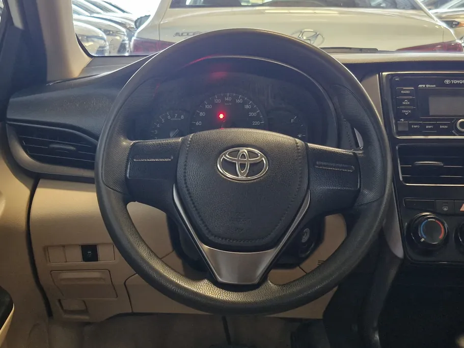 تويوتا يارس Y FLT 2022 