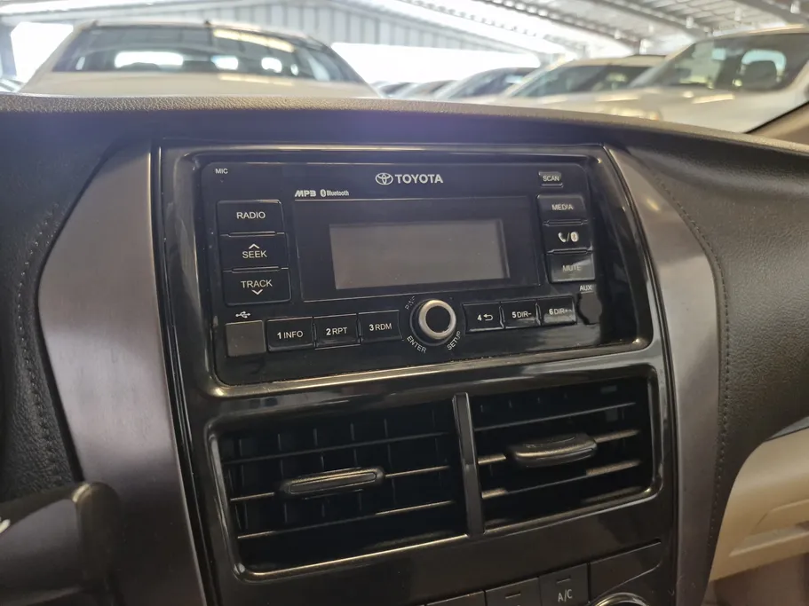 تويوتا يارس Y FLT 2022 