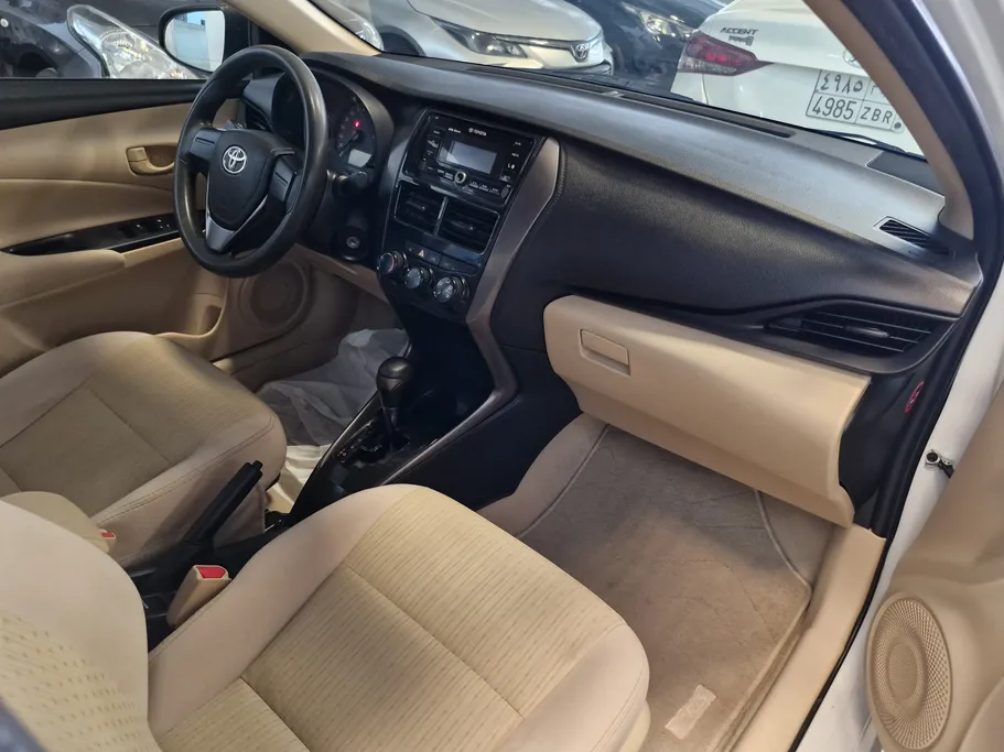 تويوتا يارس Y FLT 2022 