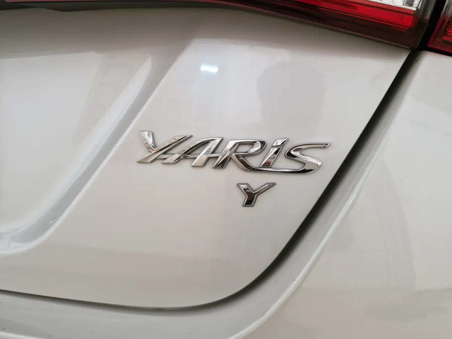 تويوتا يارس Y FLT 2022 