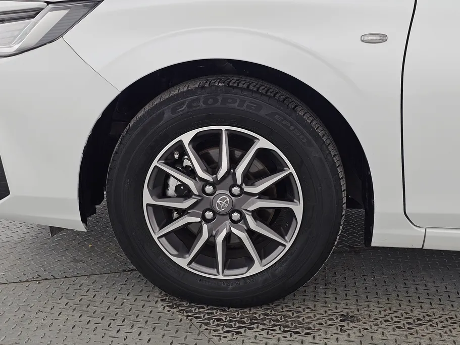 2023 Toyota Yaris  Y