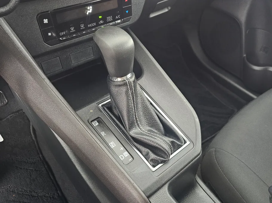 2023 Toyota Yaris  Y