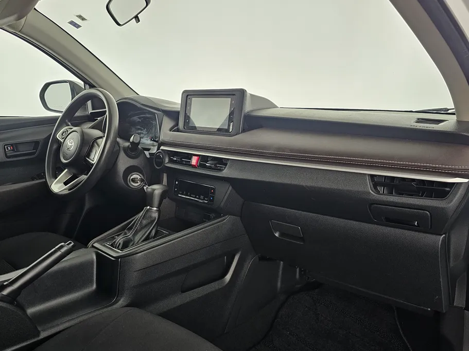 2023 Toyota Yaris  Y