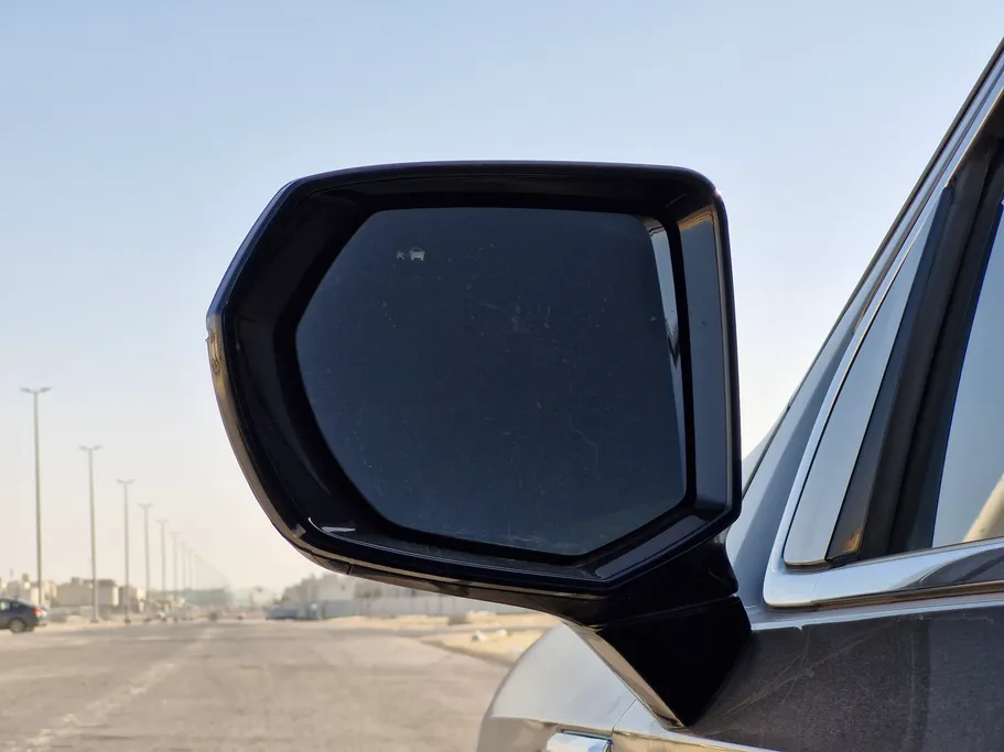 جي إم سي  يوكن SLE 2024