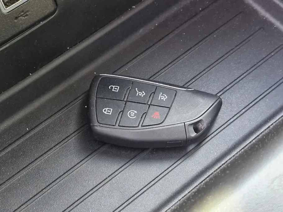 جي إم سي  يوكن SLE 2024