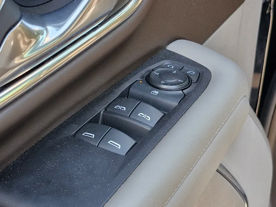 جي إم سي  يوكن SLE 2024