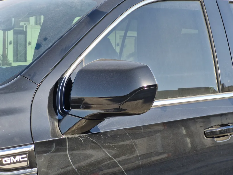 جي إم سي  يوكن SLE 2024