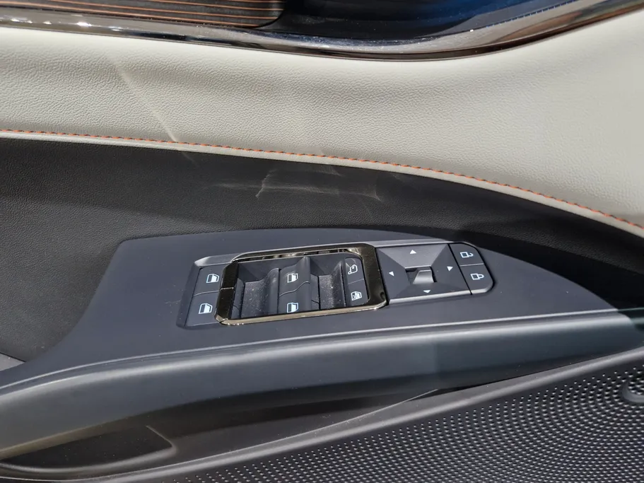 فورد تورس تيتانيوم 2025 