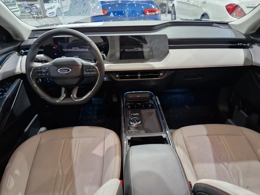 فورد تورس تيتانيوم 2025 