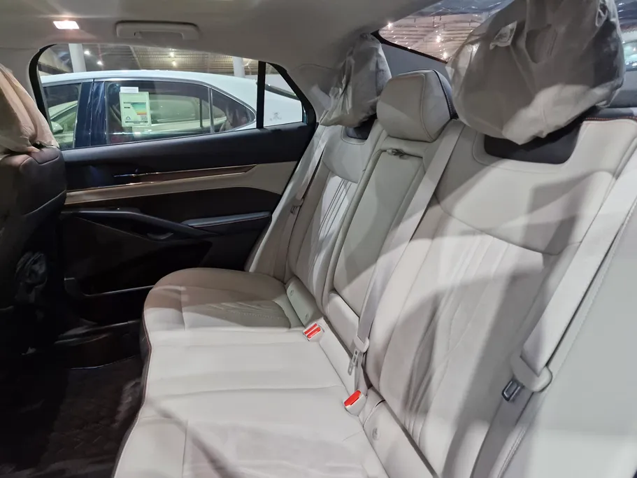 فورد تورس تيتانيوم 2025 