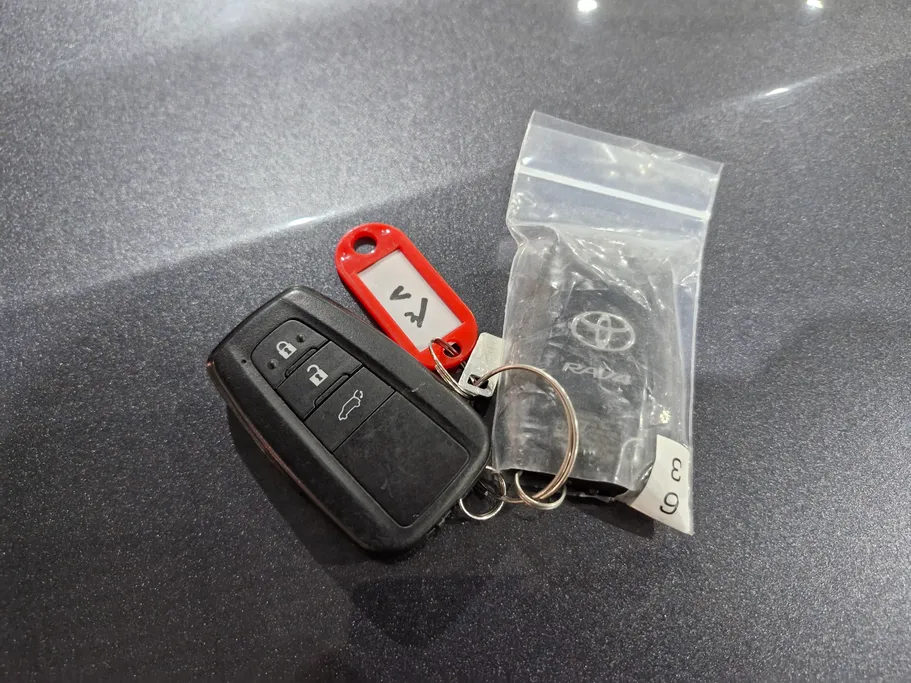 2024 Toyota RAV4 XLE HEV