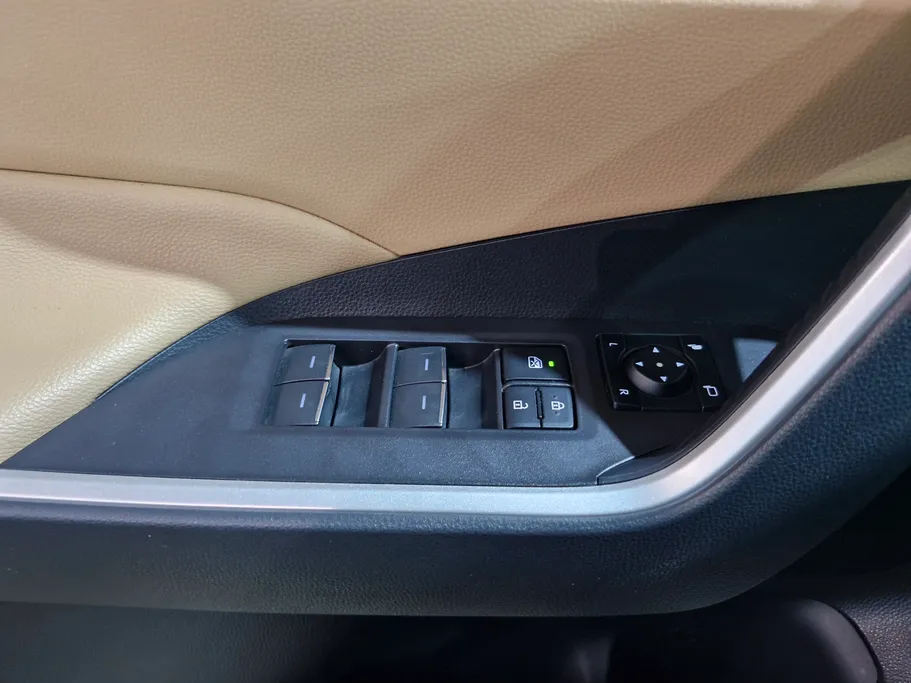 2024 Toyota RAV4 XLE HEV