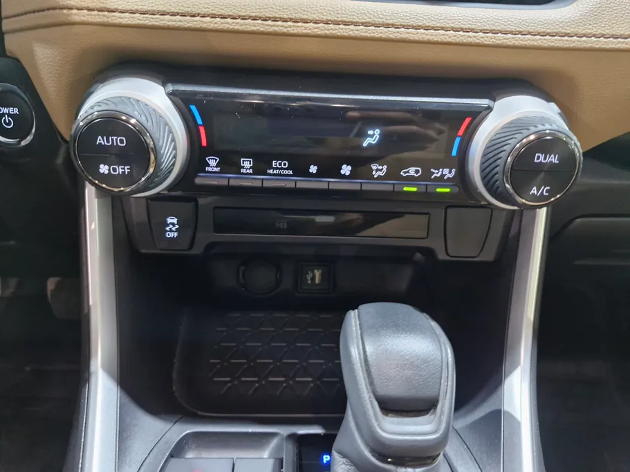 2024 Toyota RAV4 XLE HEV