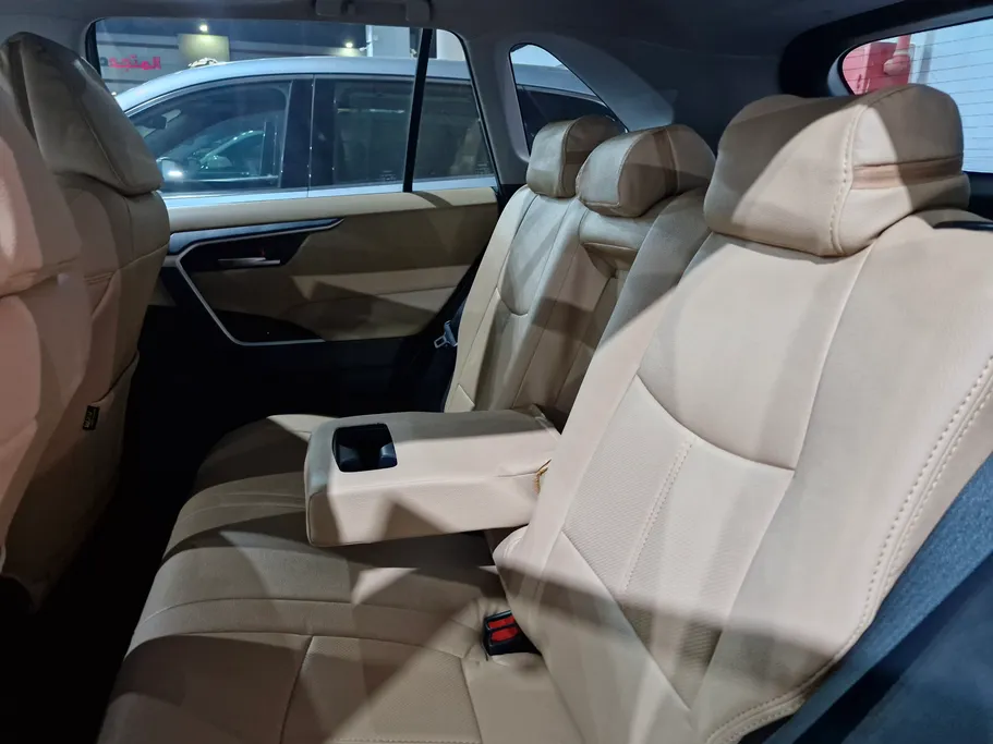 2024 Toyota RAV4 XLE HEV