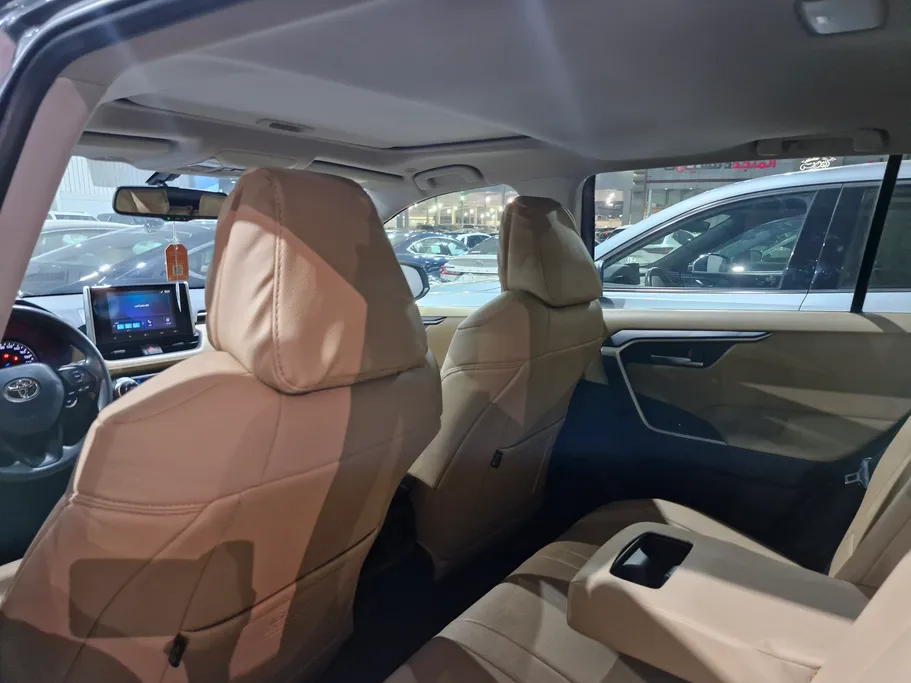 2024 Toyota RAV4 XLE HEV