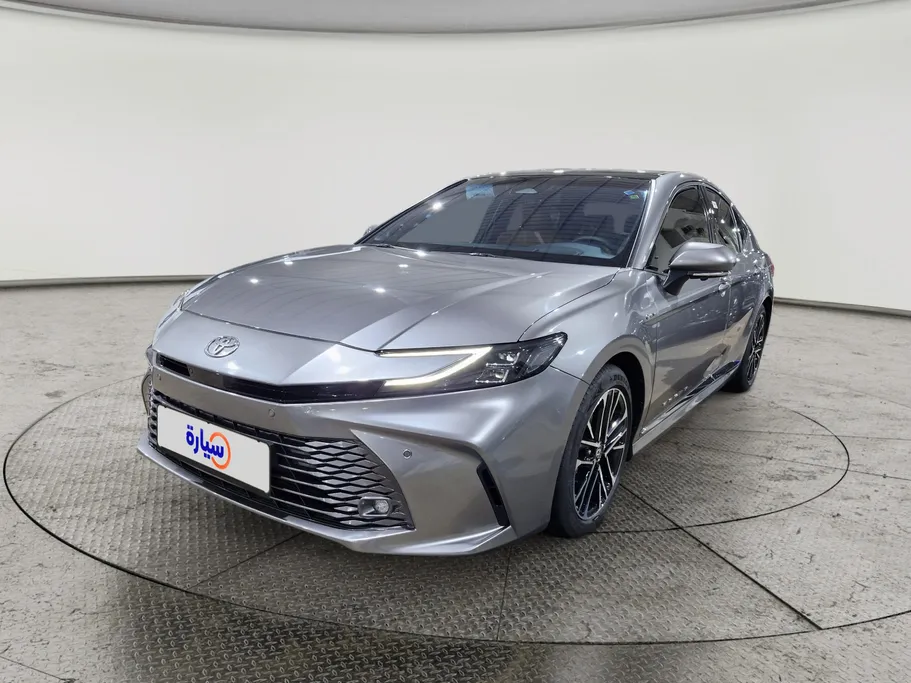 2025 Toyota Camry  LUMIERE HEV