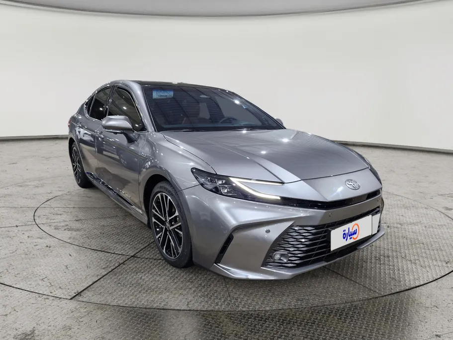 2025 Toyota Camry  LUMIERE HEV