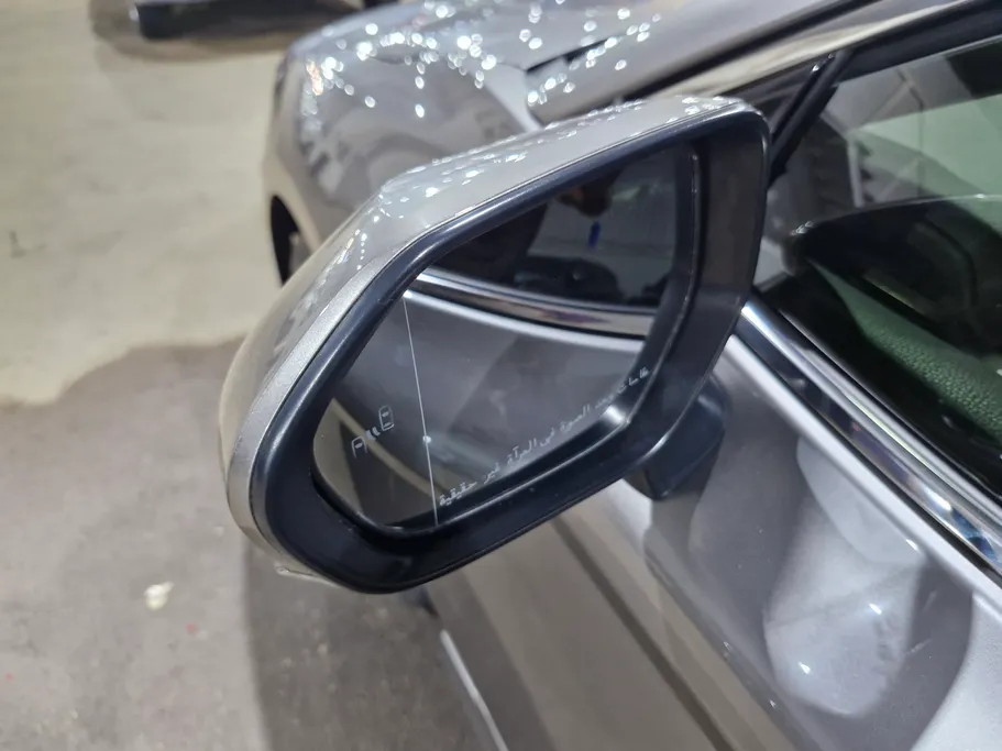 2025 Toyota Camry  LUMIERE HEV