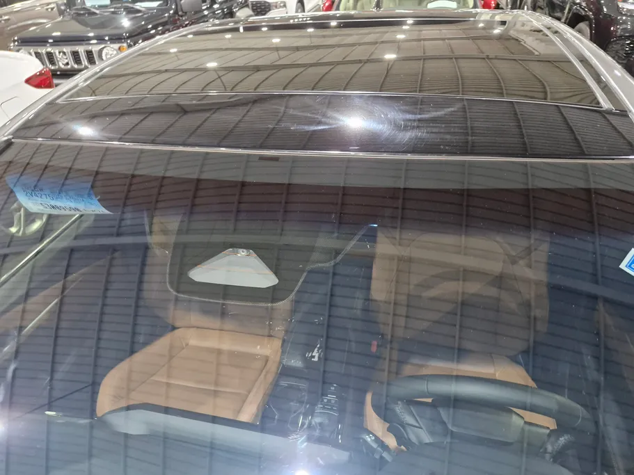 2025 Toyota Camry  LUMIERE HEV