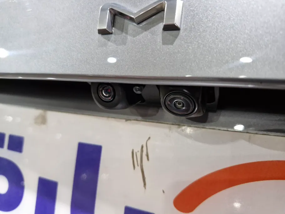 2025 Toyota Camry  LUMIERE HEV