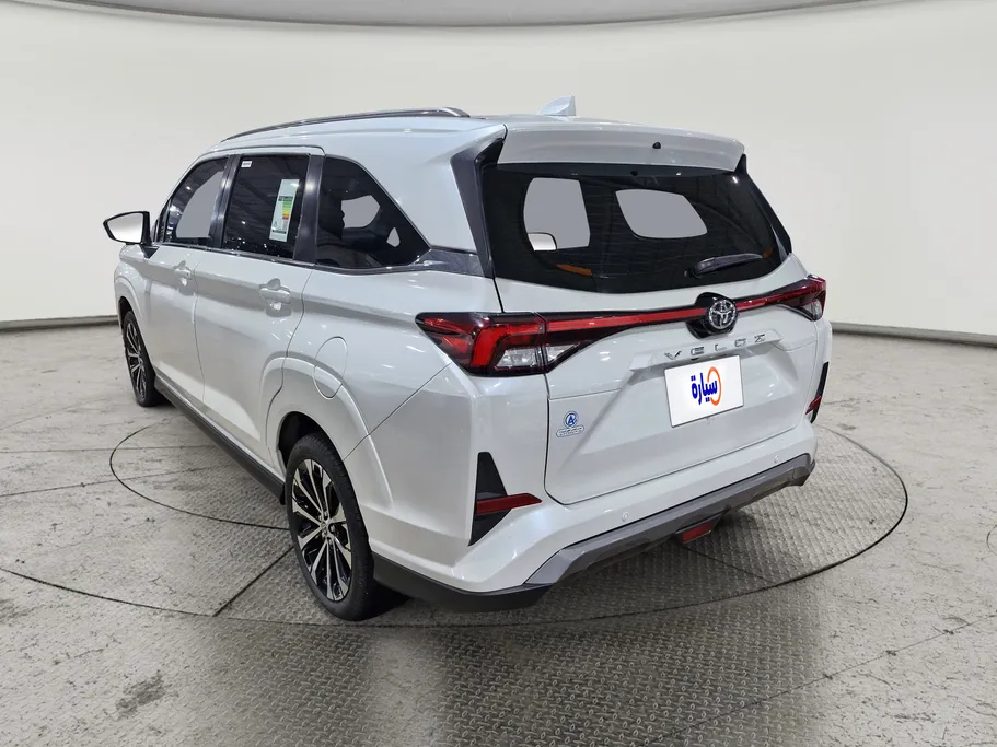 تويوتا فيلوز GLX 2024