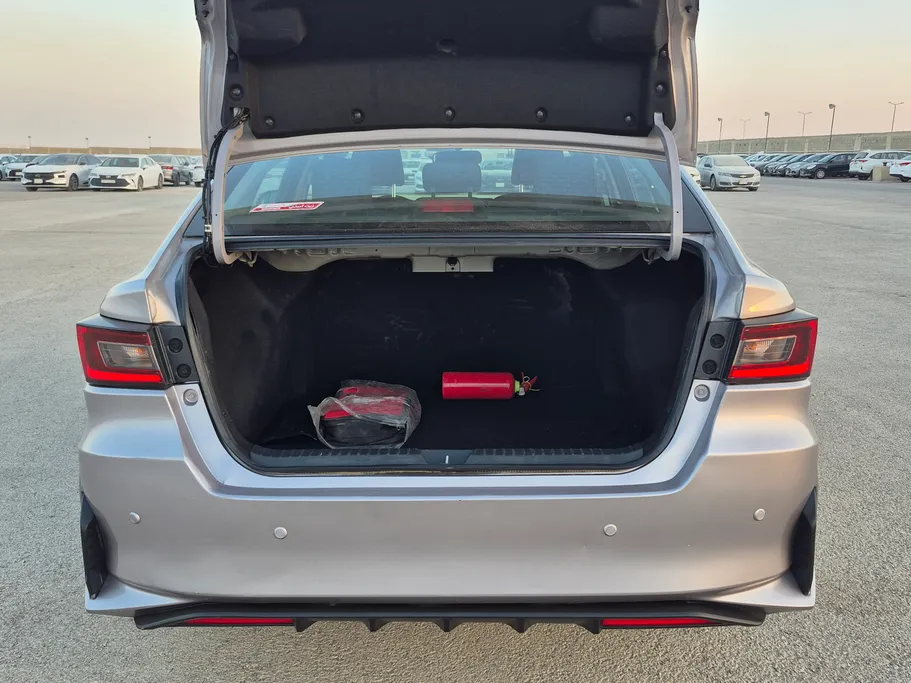 تويوتا يارس Y 2023