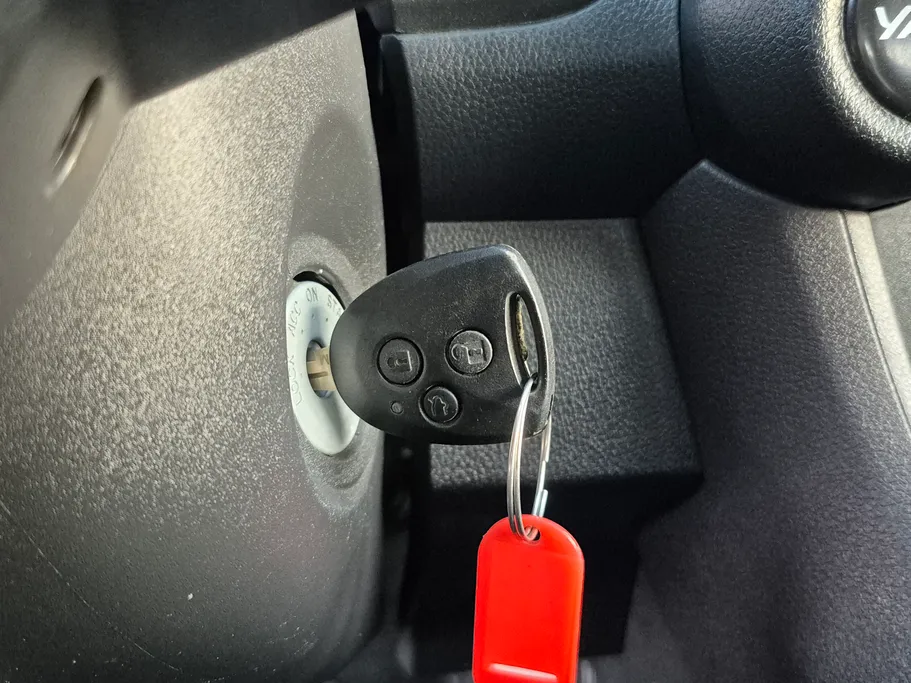 تويوتا يارس Y 2023