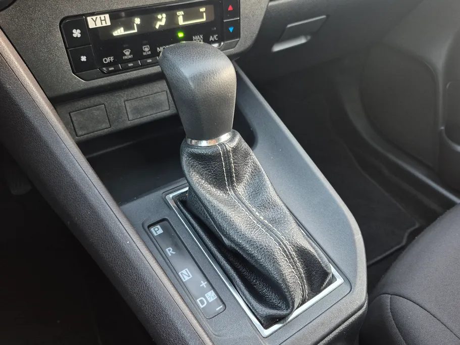 تويوتا يارس Y 2023